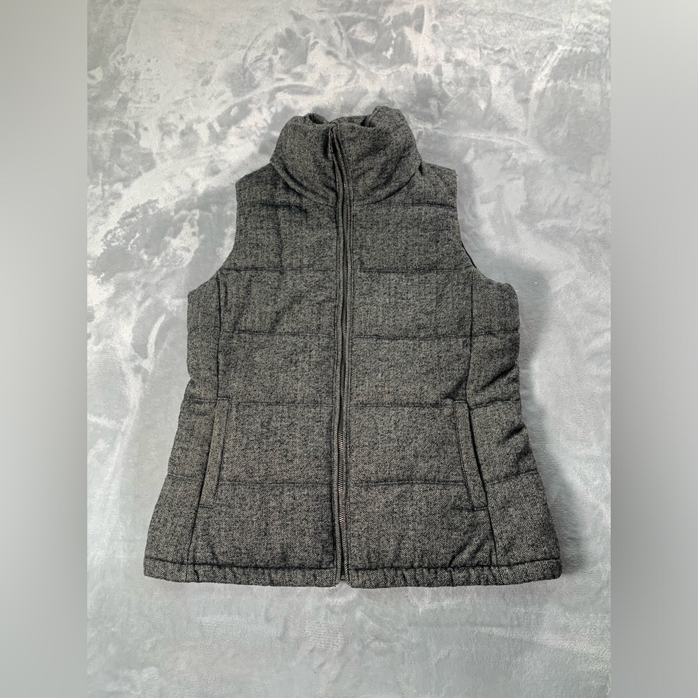 Old Navy Gray Puffer Vest - Picture 5 of 13